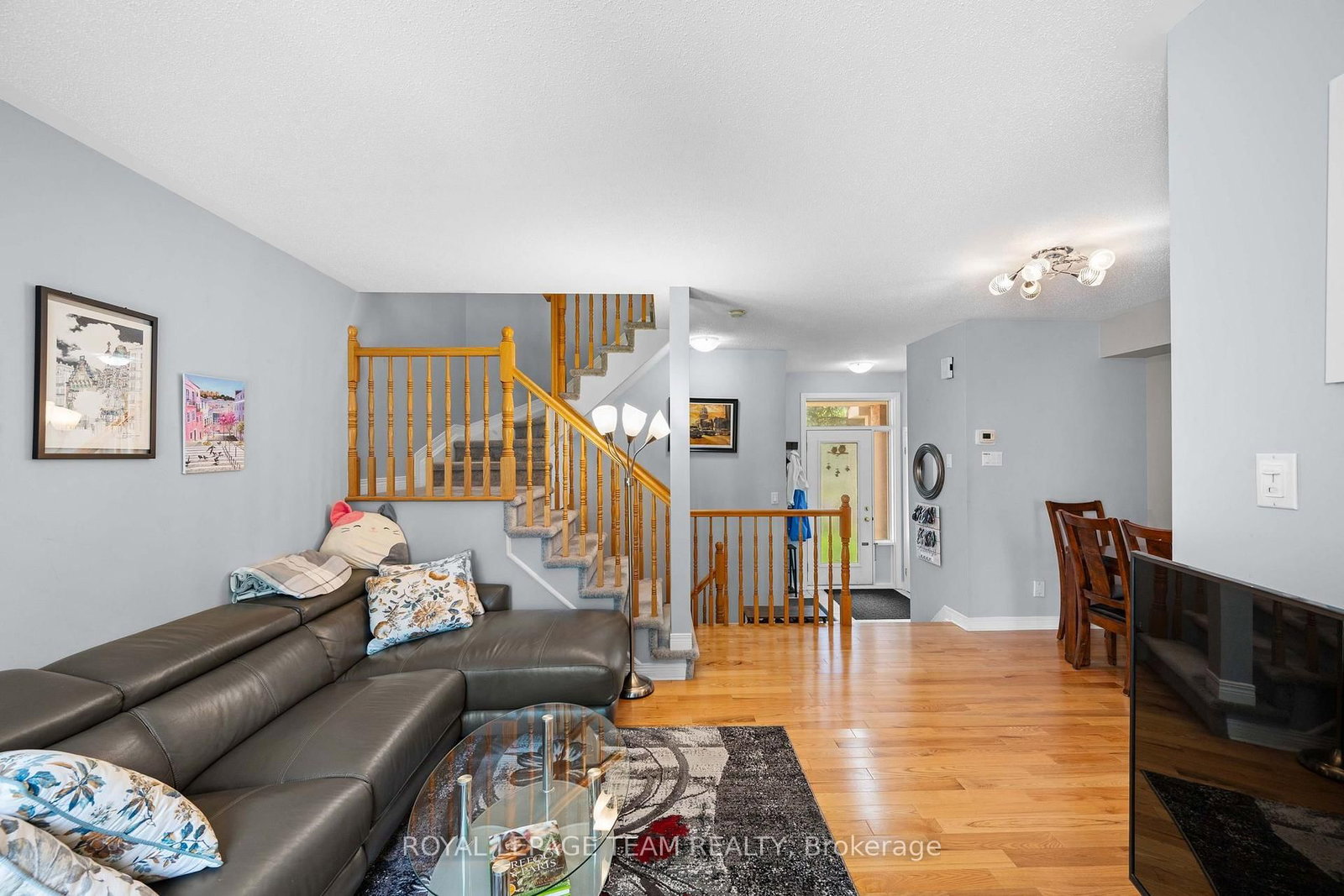 193 Thornbury Crescent • Ottawa, ON photo 9