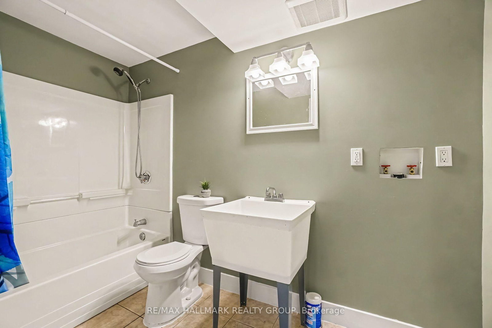 7273 Mitch Owens Road • Ottawa, ON photo 27