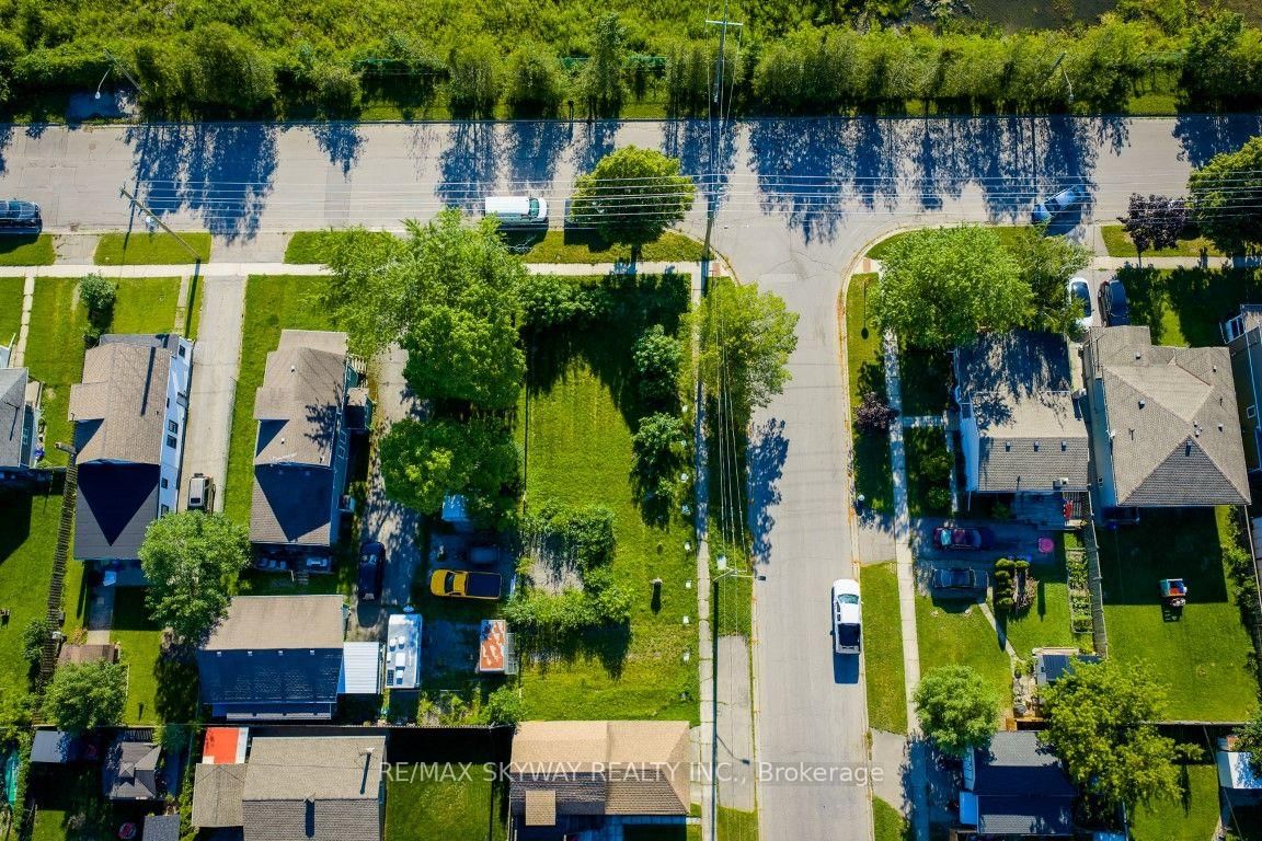 309 Dain Avenue • Welland, ON photo 5