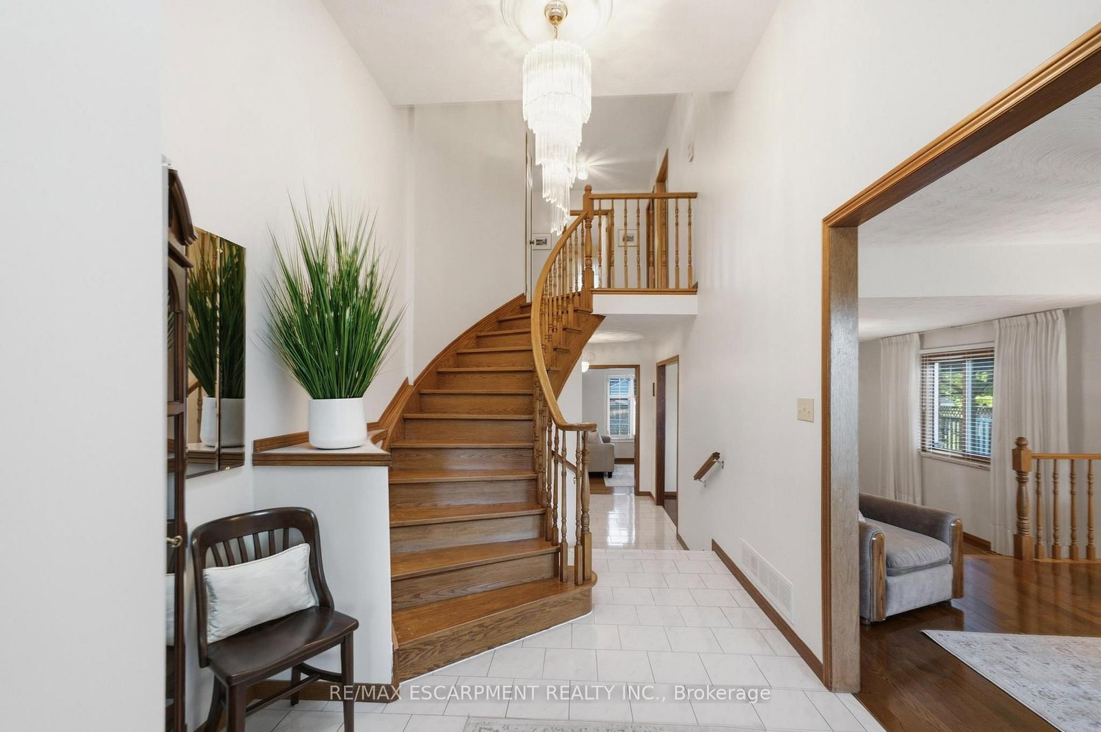 11 Gabriele Court • Hamilton, ON photo 4