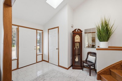 11 Gabriele Court • Hamilton, ON photo 5