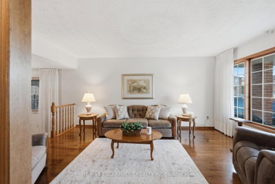 11 Gabriele Court • Hamilton, ON photo 9