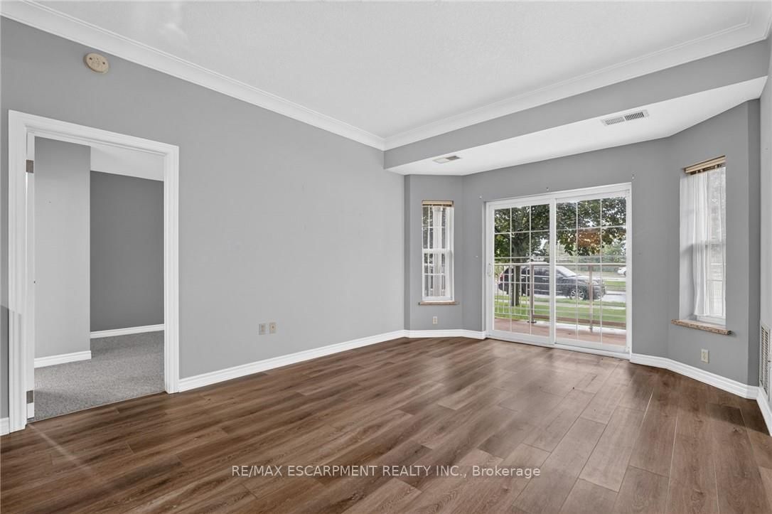 317 Lock Street W • #113 • Haldimand, ON photo 8
