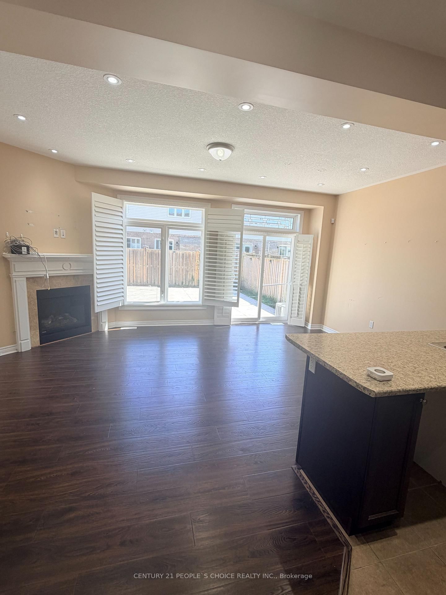 4 Charleswood Crescent • Hamilton, ON photo 6