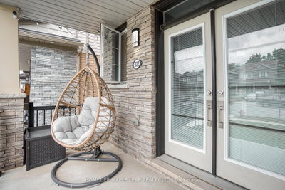 232 BEDROCK Drive S • Hamilton, ON photo 3