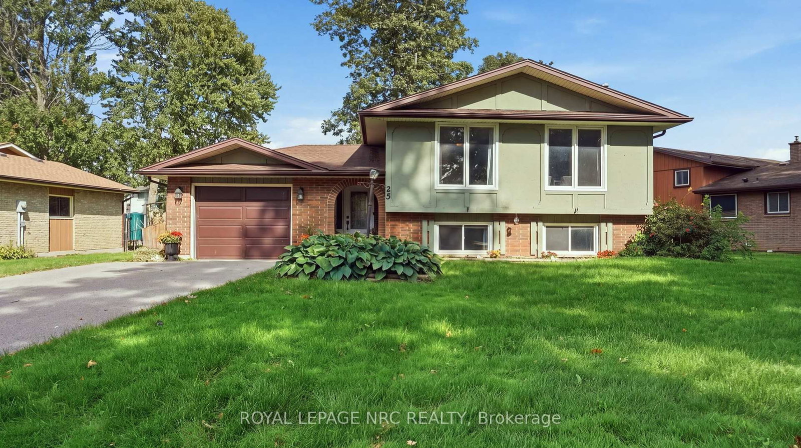 25 Sherwood Forest Trail • Welland, ON photo 1