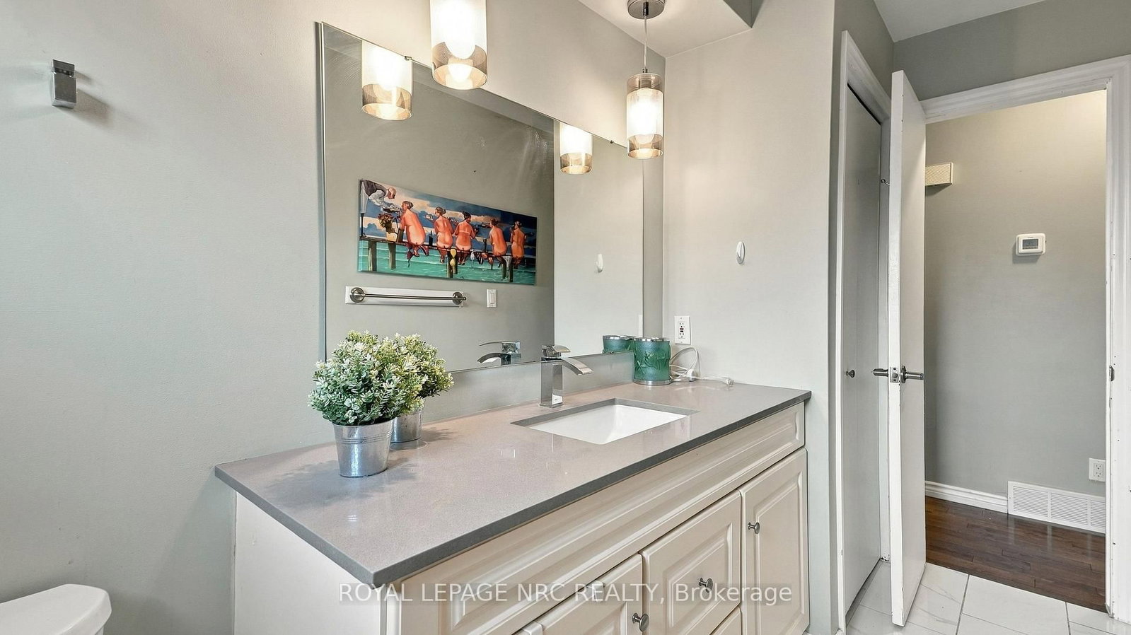25 Sherwood Forest Trail • Welland, ON photo 19
