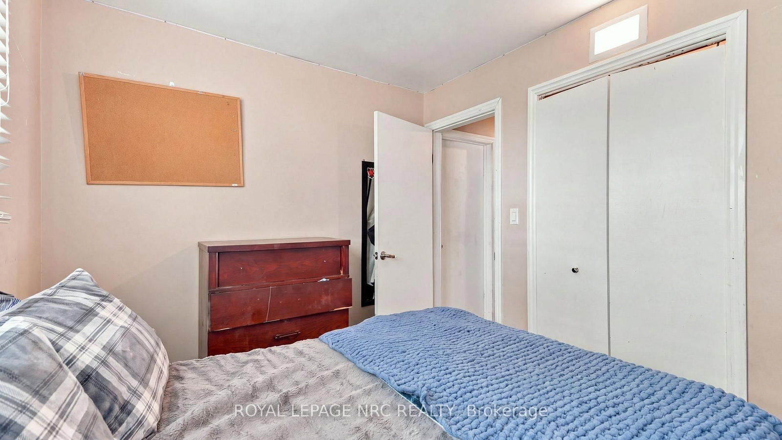 25 Sherwood Forest Trail • Welland, ON photo 24