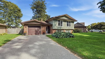 25 Sherwood Forest Trail • Welland, ON photo 3