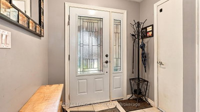 25 Sherwood Forest Trail • Welland, ON photo 4