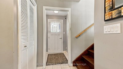 25 Sherwood Forest Trail • Welland, ON photo 5