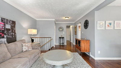 25 Sherwood Forest Trail • Welland, ON photo 9