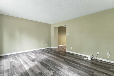 44 Sasha Crescent • London South, ON photo 3