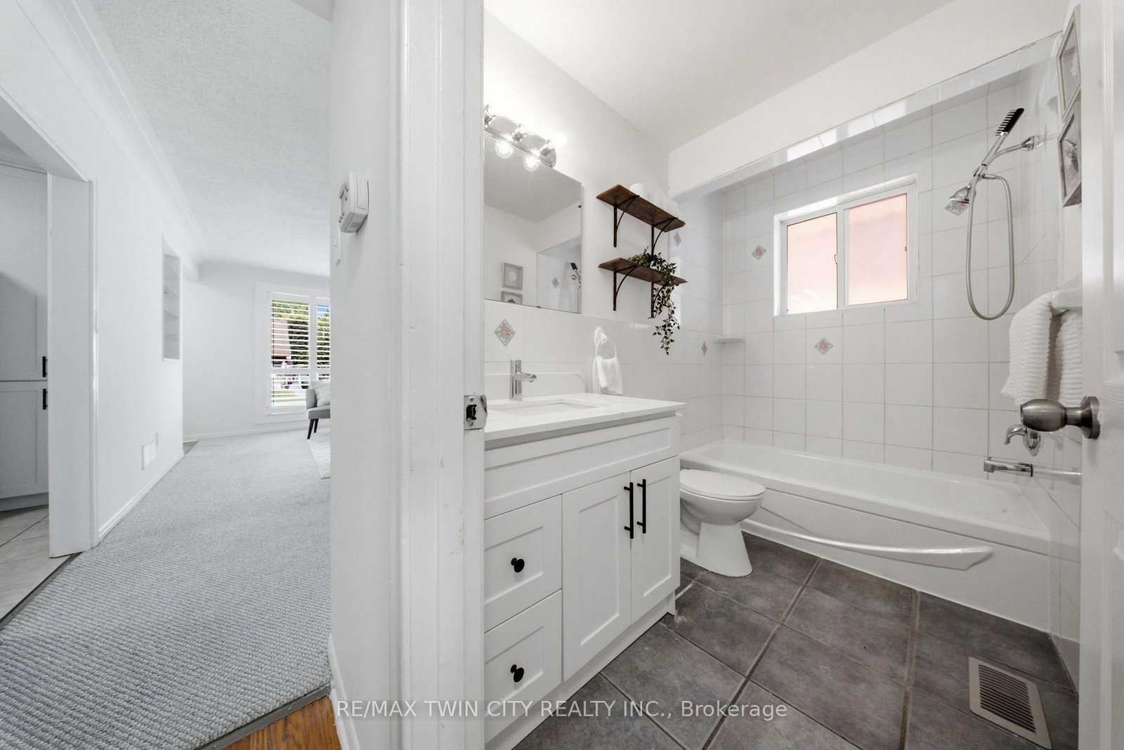 16 Burwell Street • Brantford, ON photo 13