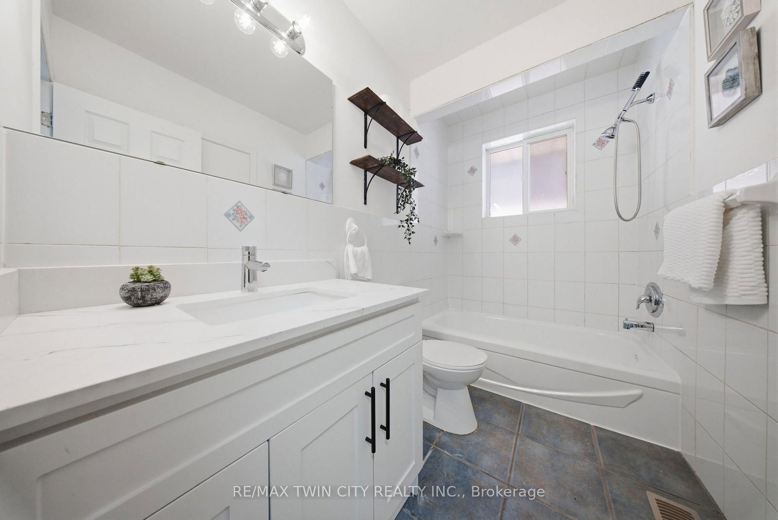 16 Burwell Street • Brantford, ON photo 14