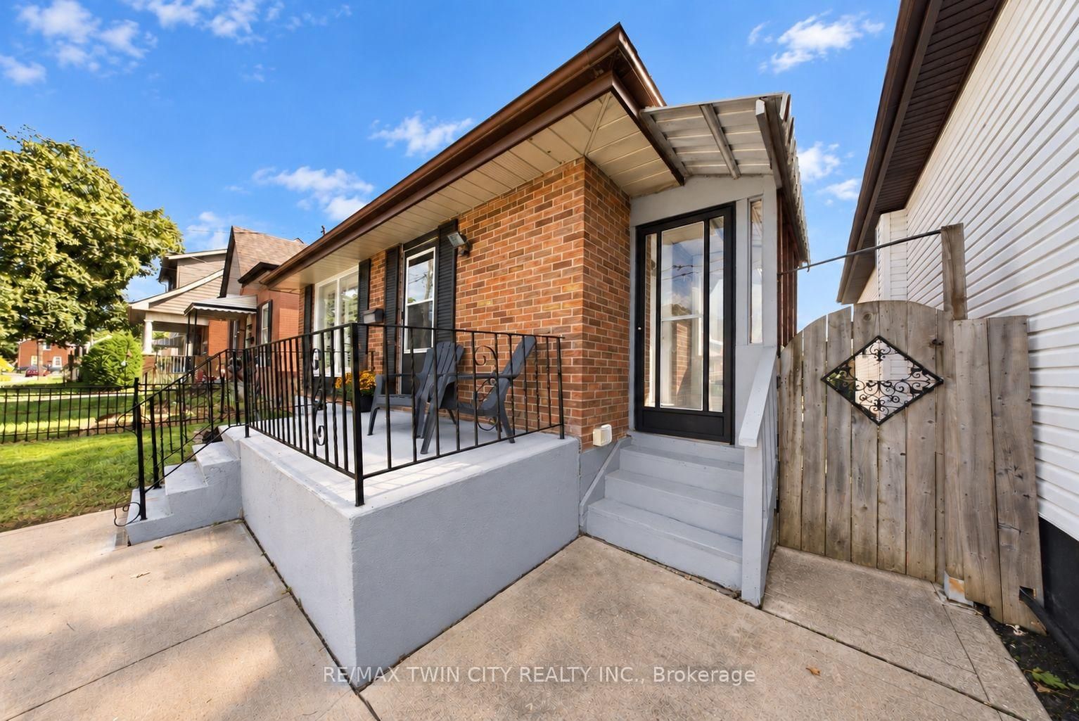16 Burwell Street • Brantford, ON photo 25