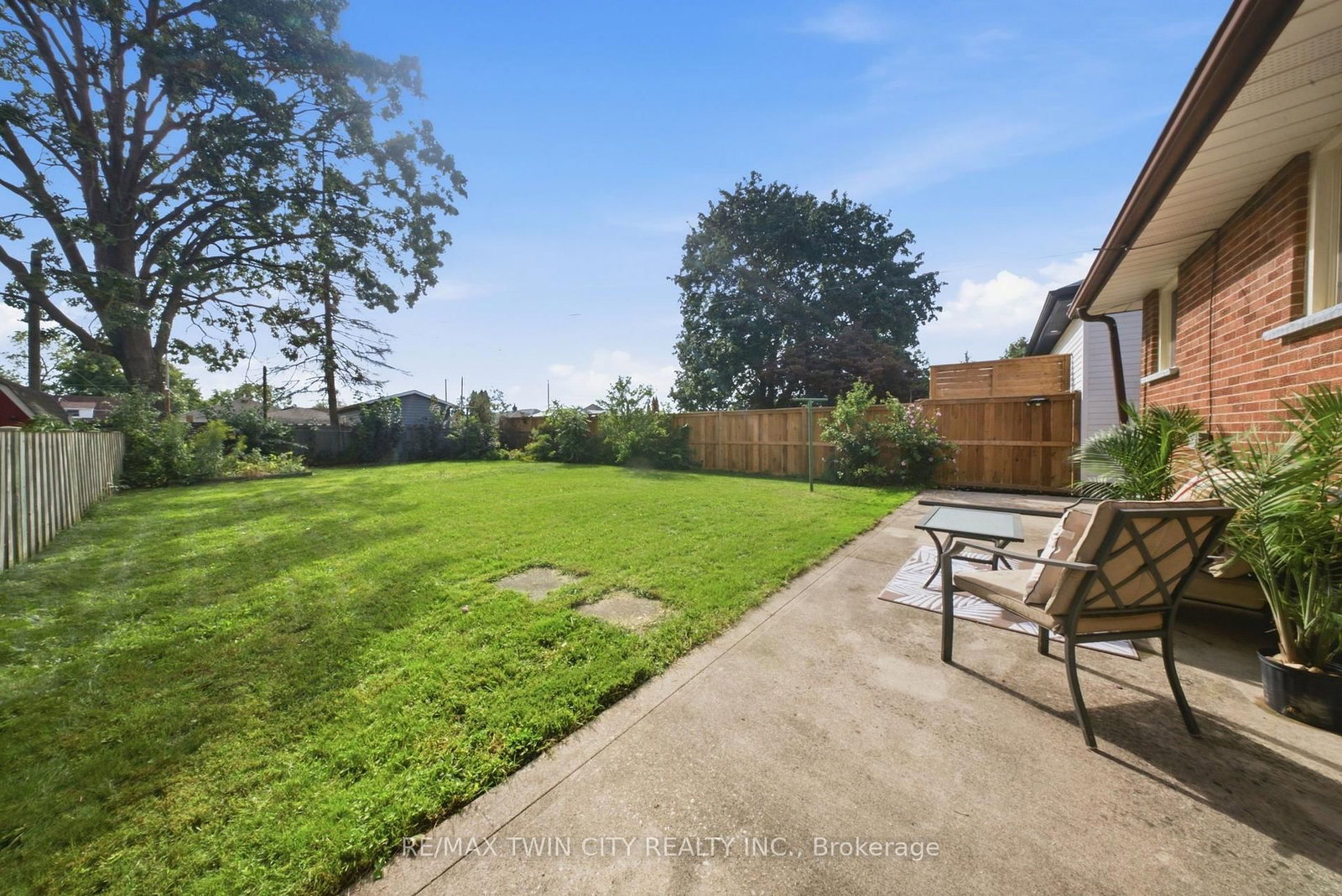 16 Burwell Street • Brantford, ON photo 28