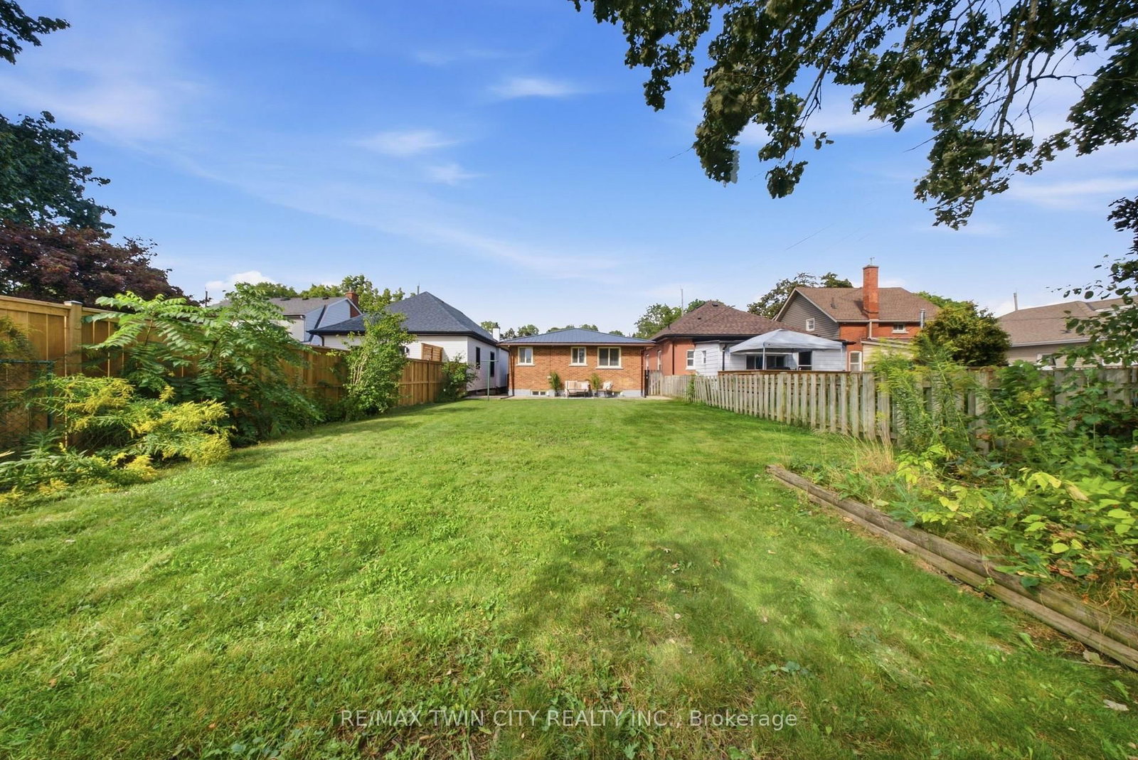 16 Burwell Street • Brantford, ON photo 29