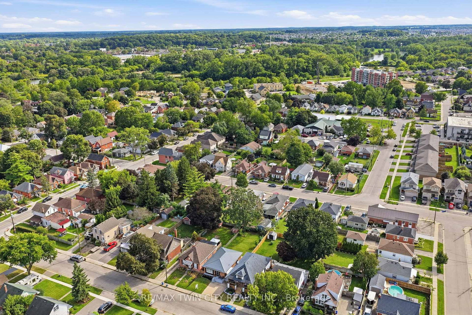 16 Burwell Street • Brantford, ON photo 31