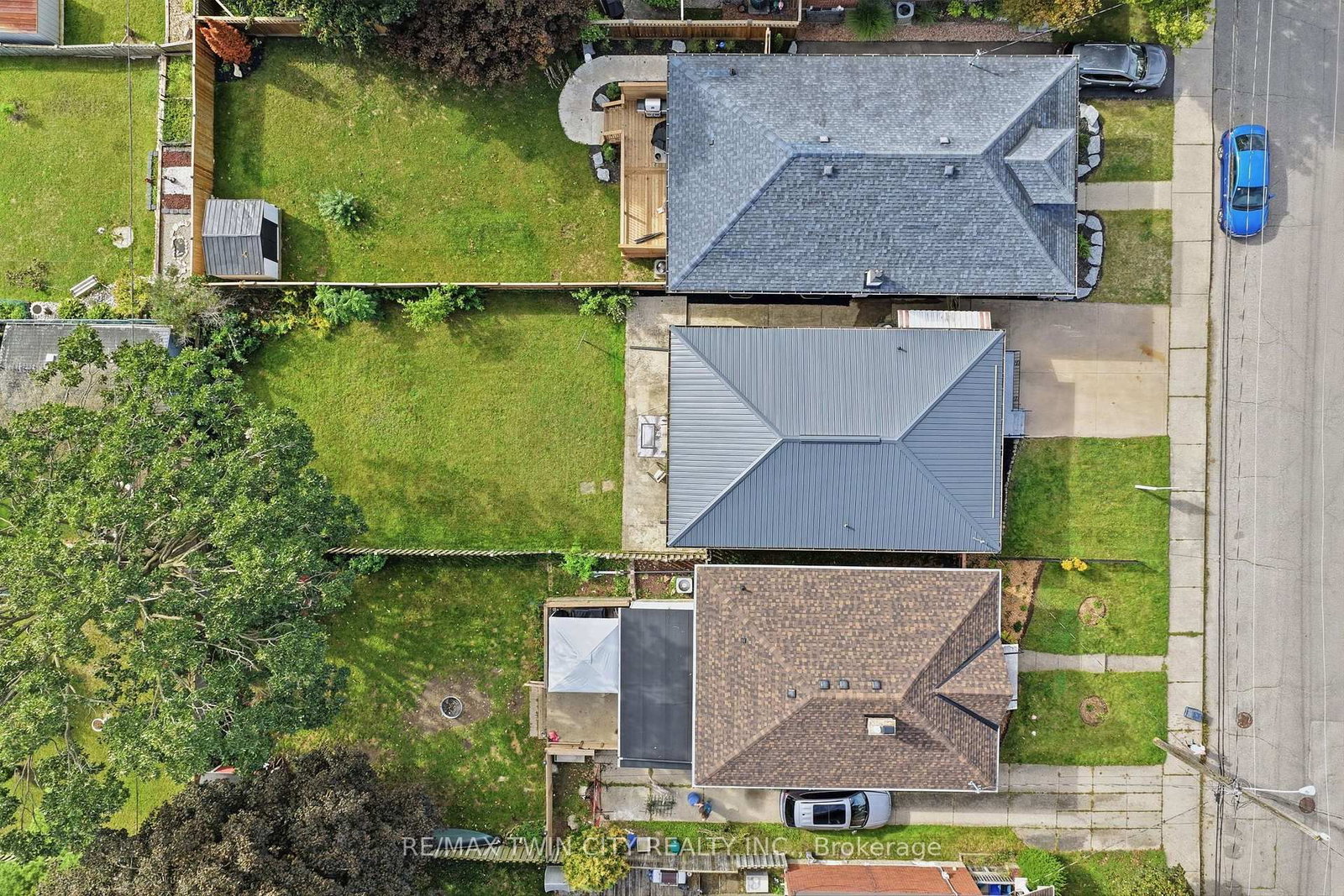 16 Burwell Street • Brantford, ON photo 34