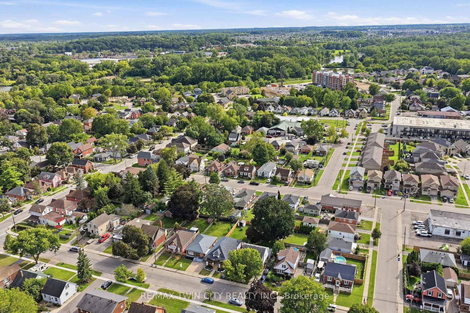 16 Burwell Street • Brantford, ON photo 35