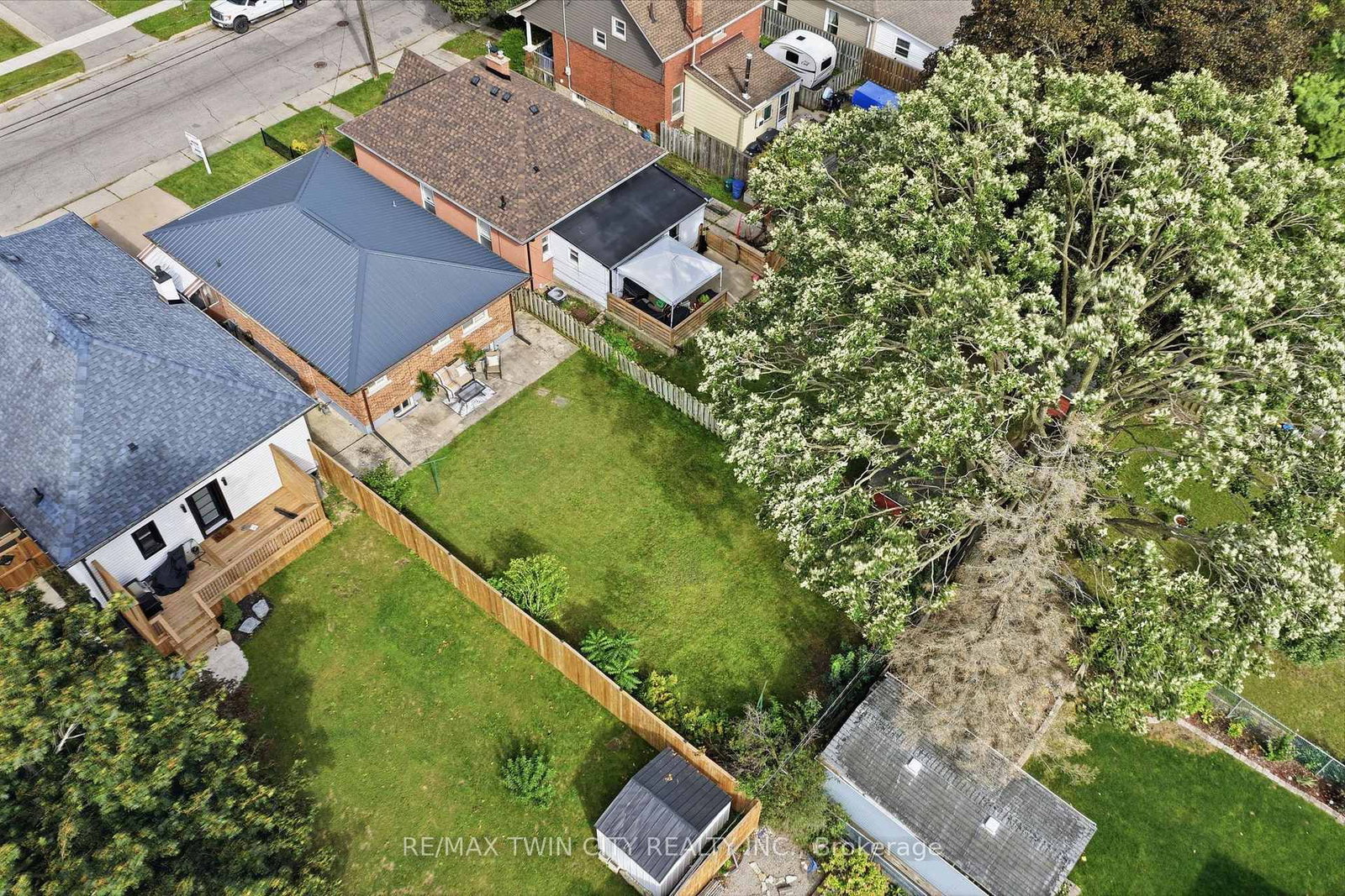 16 Burwell Street • Brantford, ON photo 37