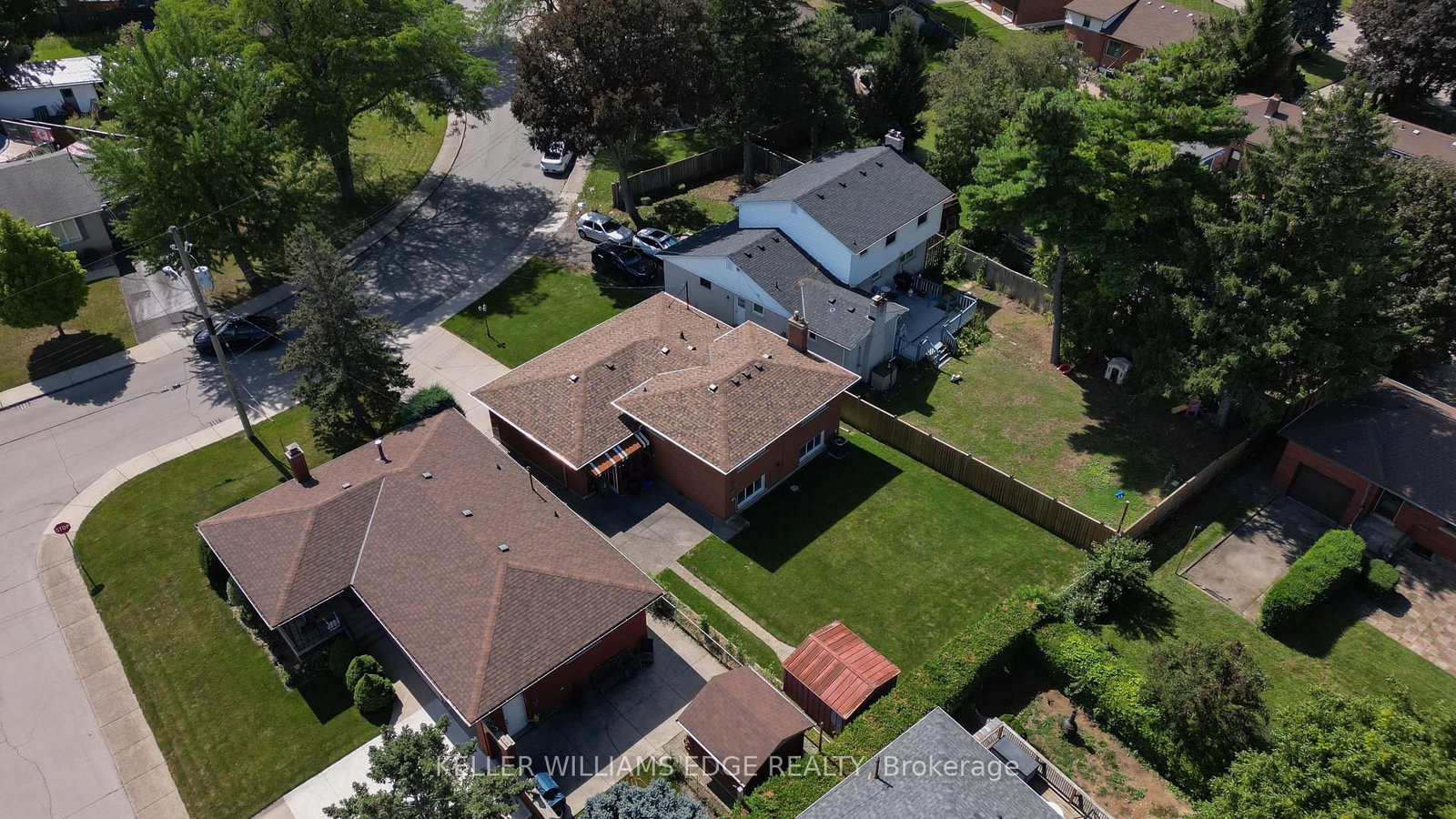 225 Nugent Drive • Hamilton, ON photo 2