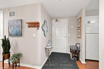 511 Gainsborough Road • #327 • London North, ON photo 5
