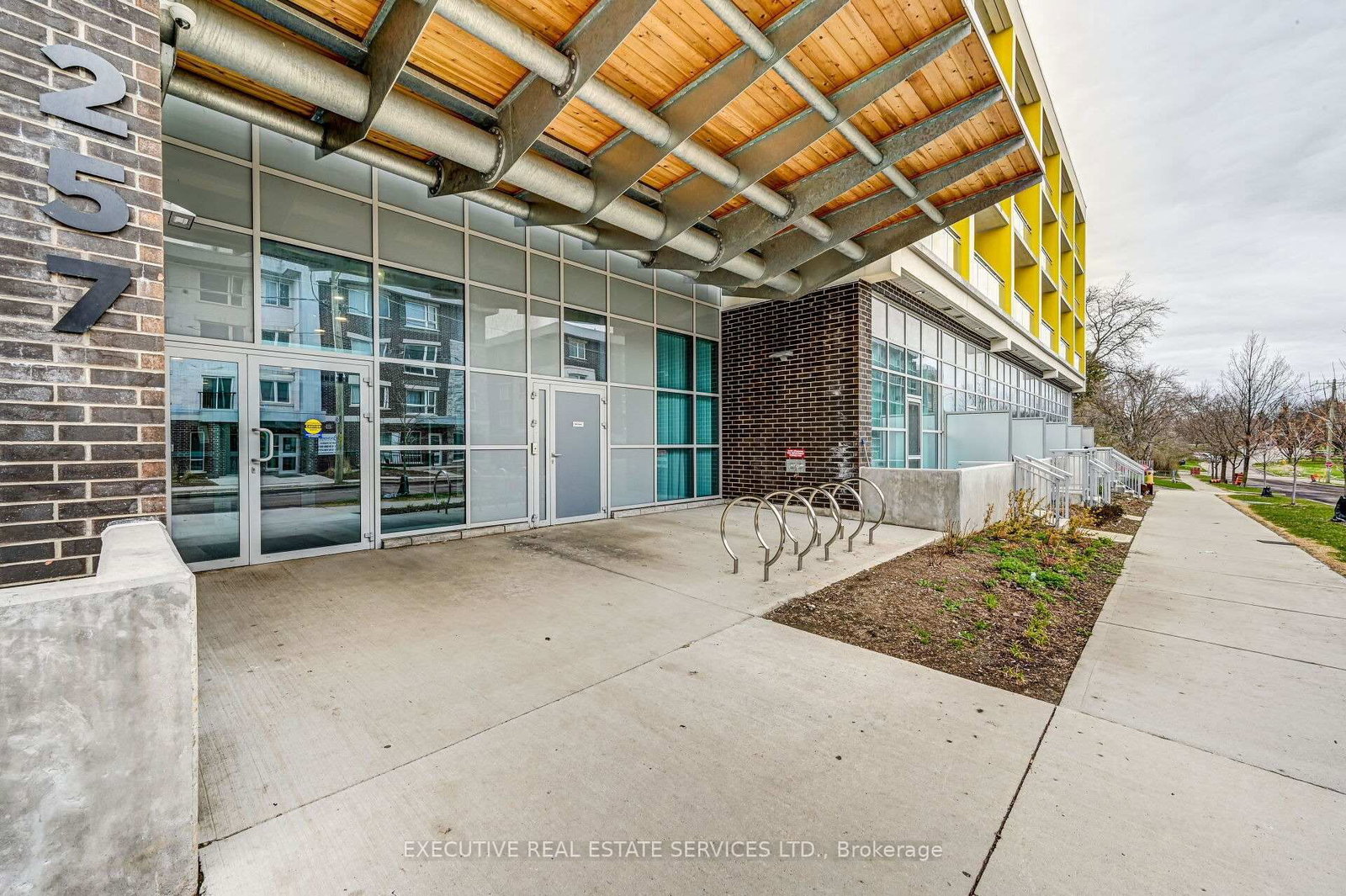 257 HEMLOCK Street • #509 • Waterloo, ON photo 4