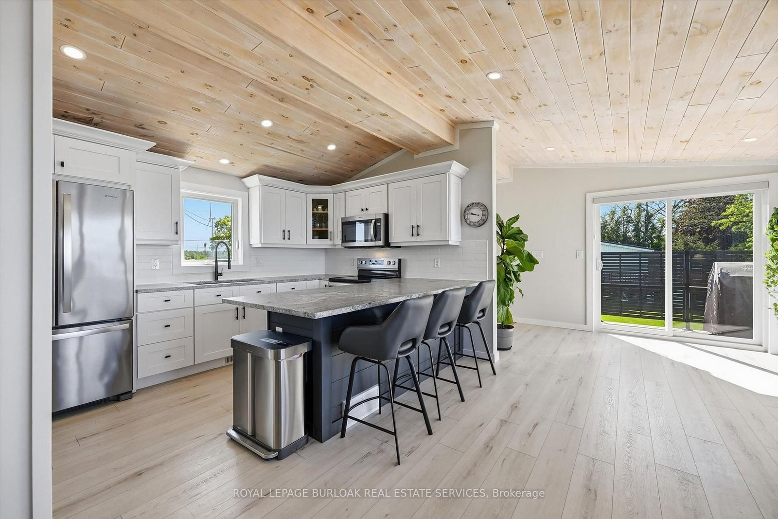 402 South Coast Drive • Haldimand, ON photo 11