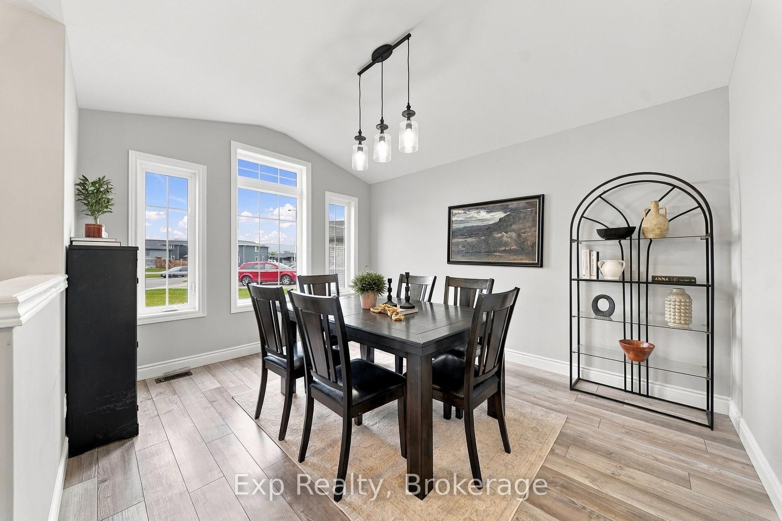14 Lehtinen Crescent • Belleville, ON photo 3