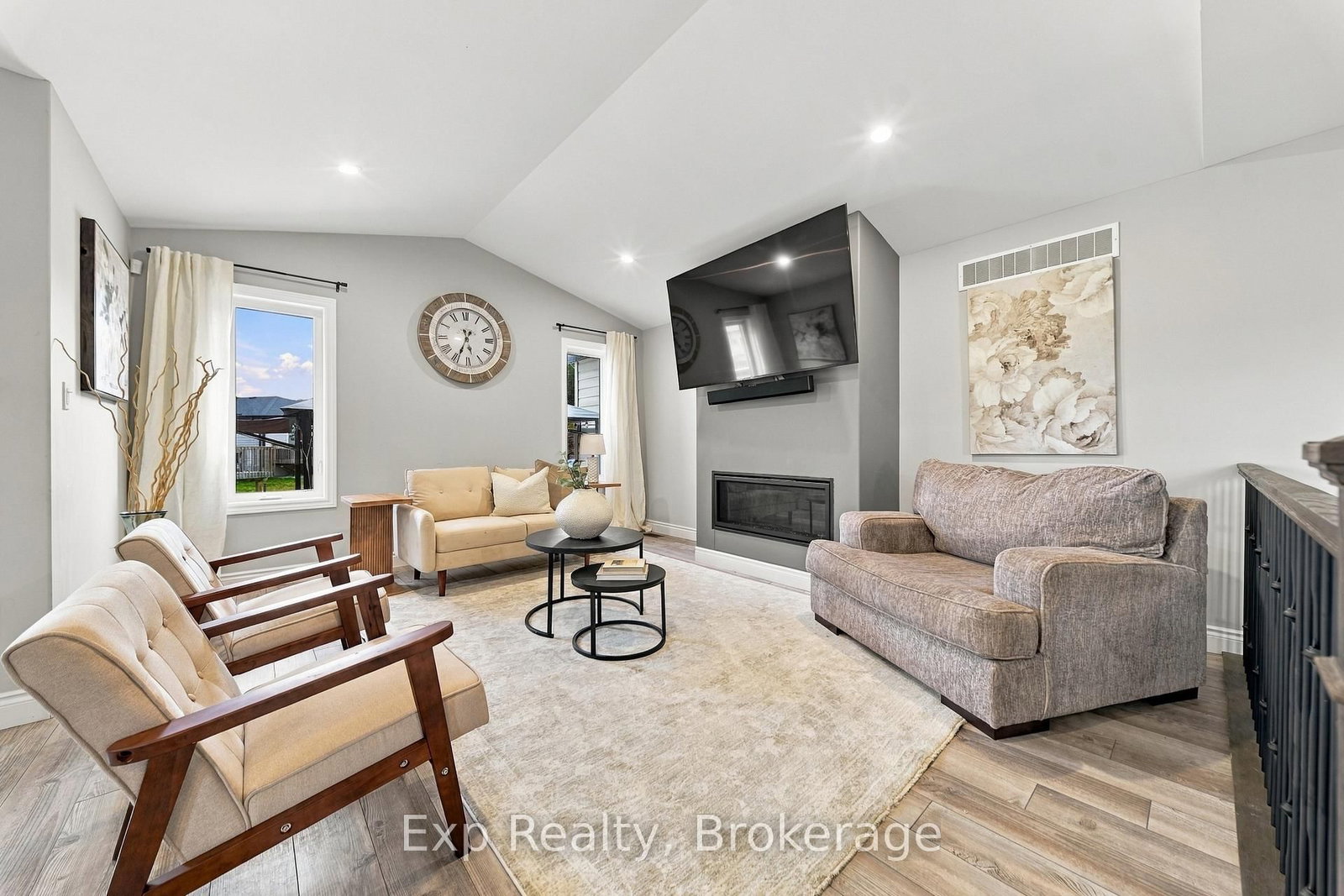 14 Lehtinen Crescent • Belleville, ON photo 9