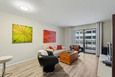 475 Laurier Avenue W • #403 • Ottawa, ON photo 6