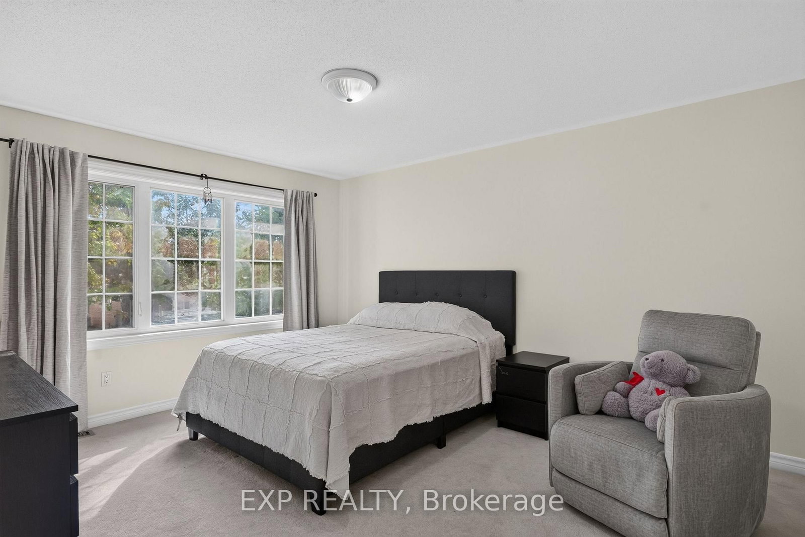 79 SELHURST Avenue • Ottawa, ON photo 8