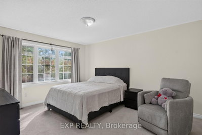 79 SELHURST Avenue • Ottawa, ON photo 8
