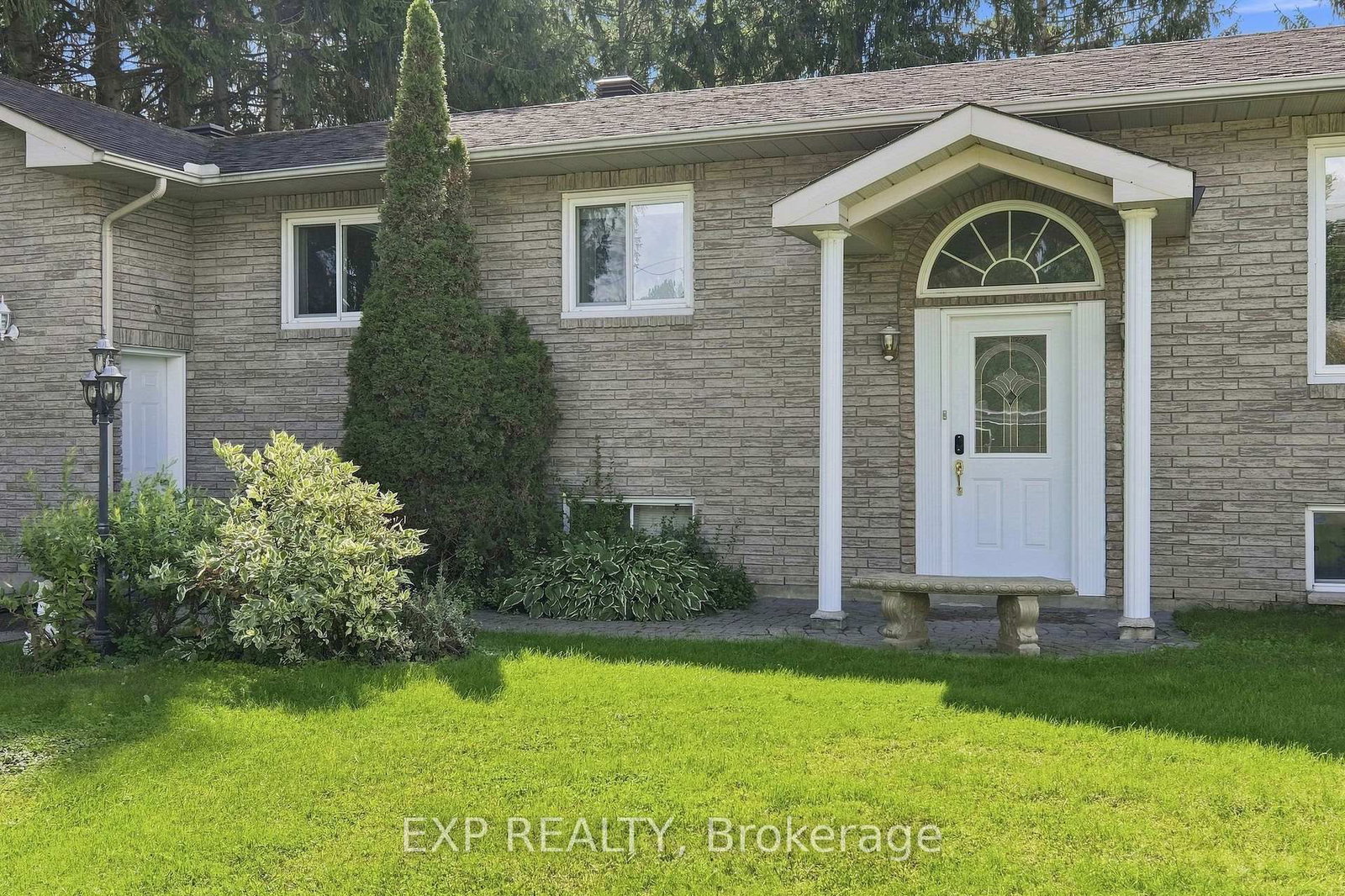 30 Albert Street • Russell, ON photo 4
