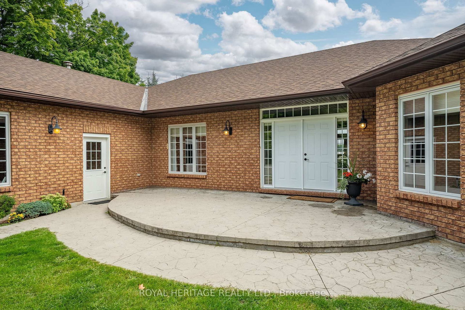 120 MCGREGOR Drive • Kawartha Lakes, ON photo 5