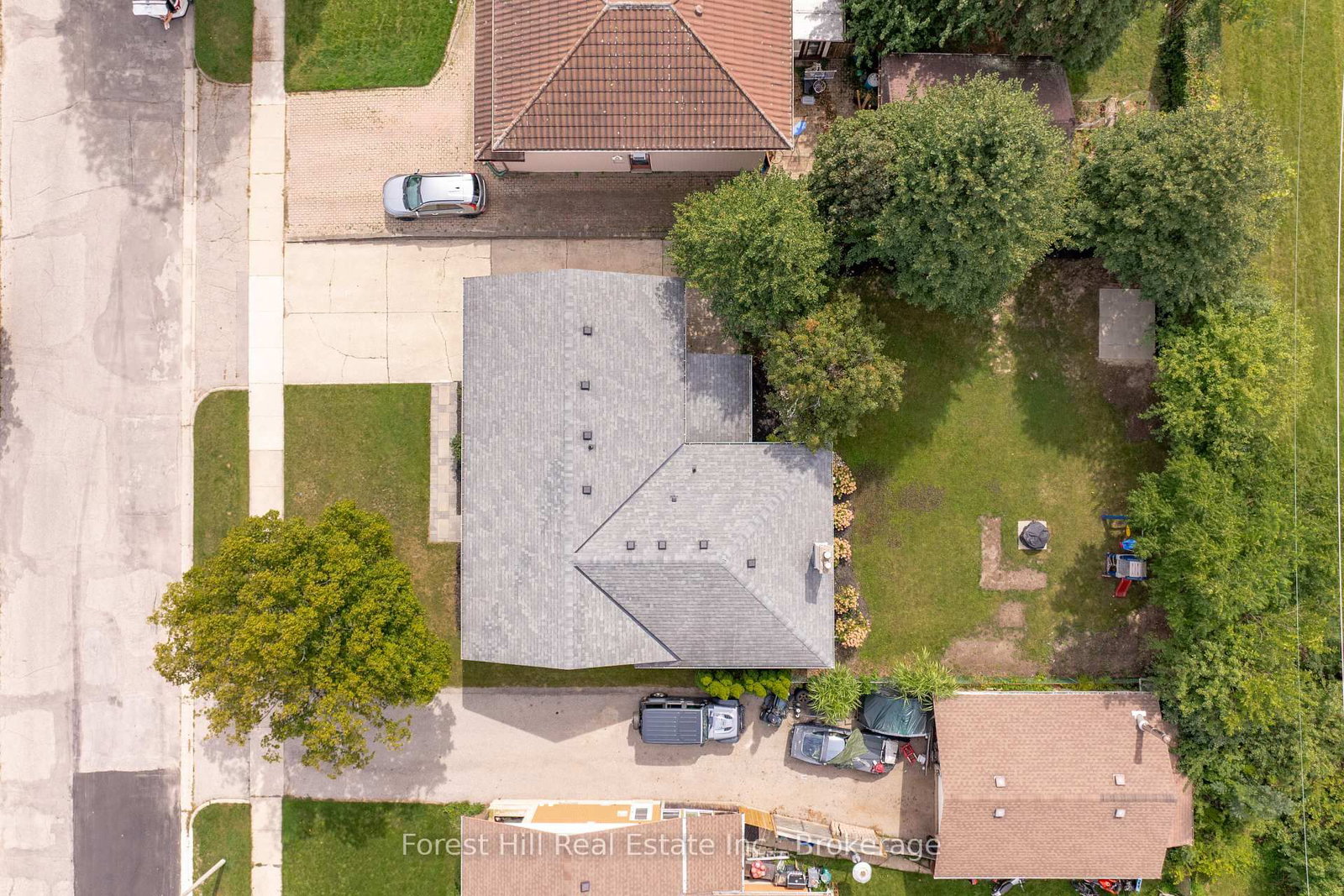 31 Gay Crescent • Kitchener, ON photo 3