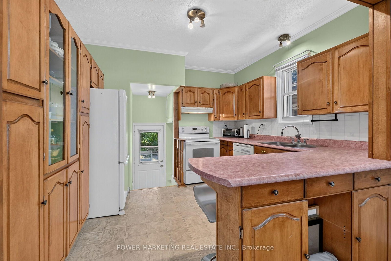 318 Shakespeare Street • Ottawa, ON photo 15