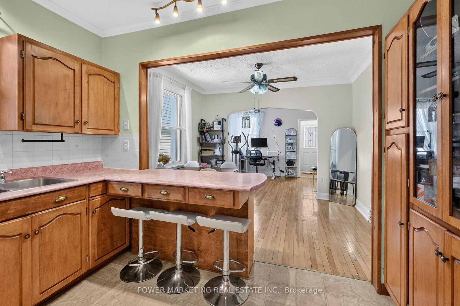 318 Shakespeare Street • Ottawa, ON photo 18
