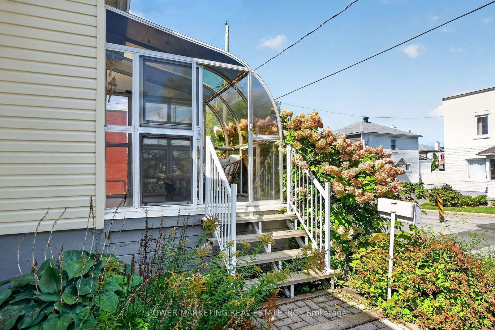 318 Shakespeare Street • Ottawa, ON photo 4