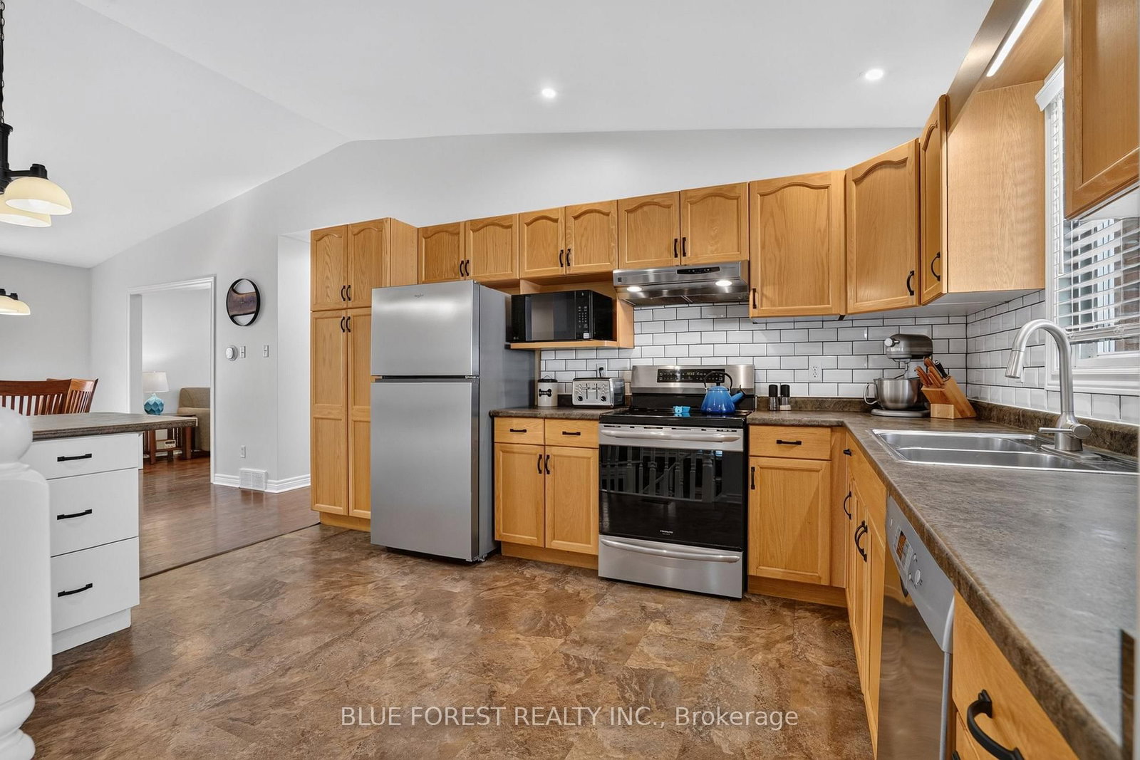 11 Edgewell Crescent • Central Elgin, ON photo 14