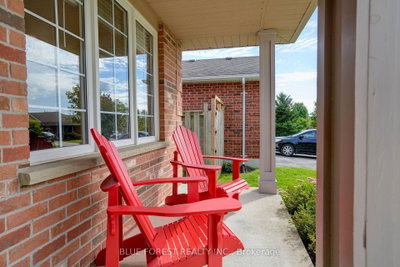 11 Edgewell Crescent • Central Elgin, ON photo 2