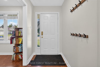 11 Edgewell Crescent • Central Elgin, ON photo 4