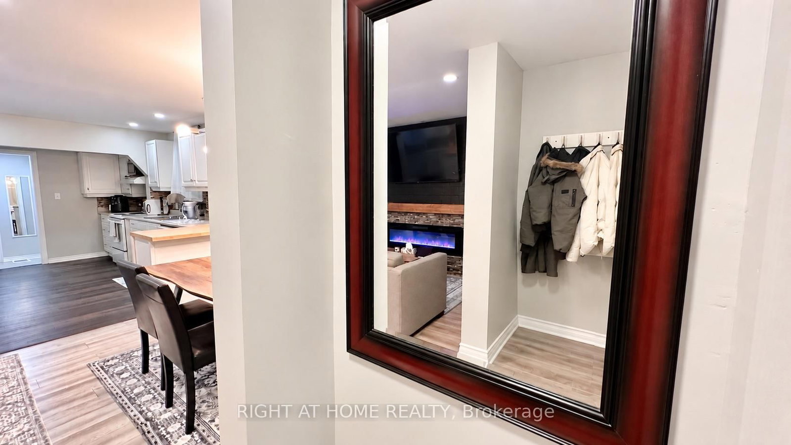Detached House for sale at 16 East Street, St. Catharines, Ontario, L2R 3Y8 - E. Chester - MLS: X13775868