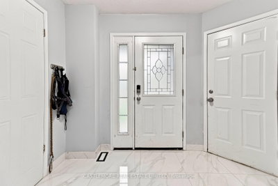 164 Silurian Drive • Guelph, ON photo 2