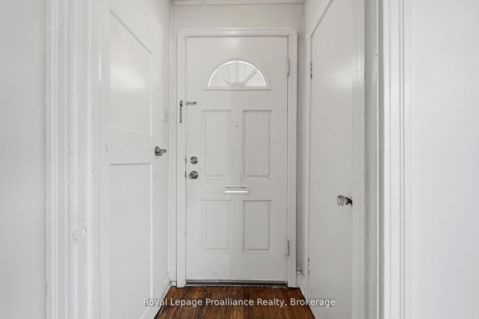 355 Bridge Street • Belleville, ON photo 11