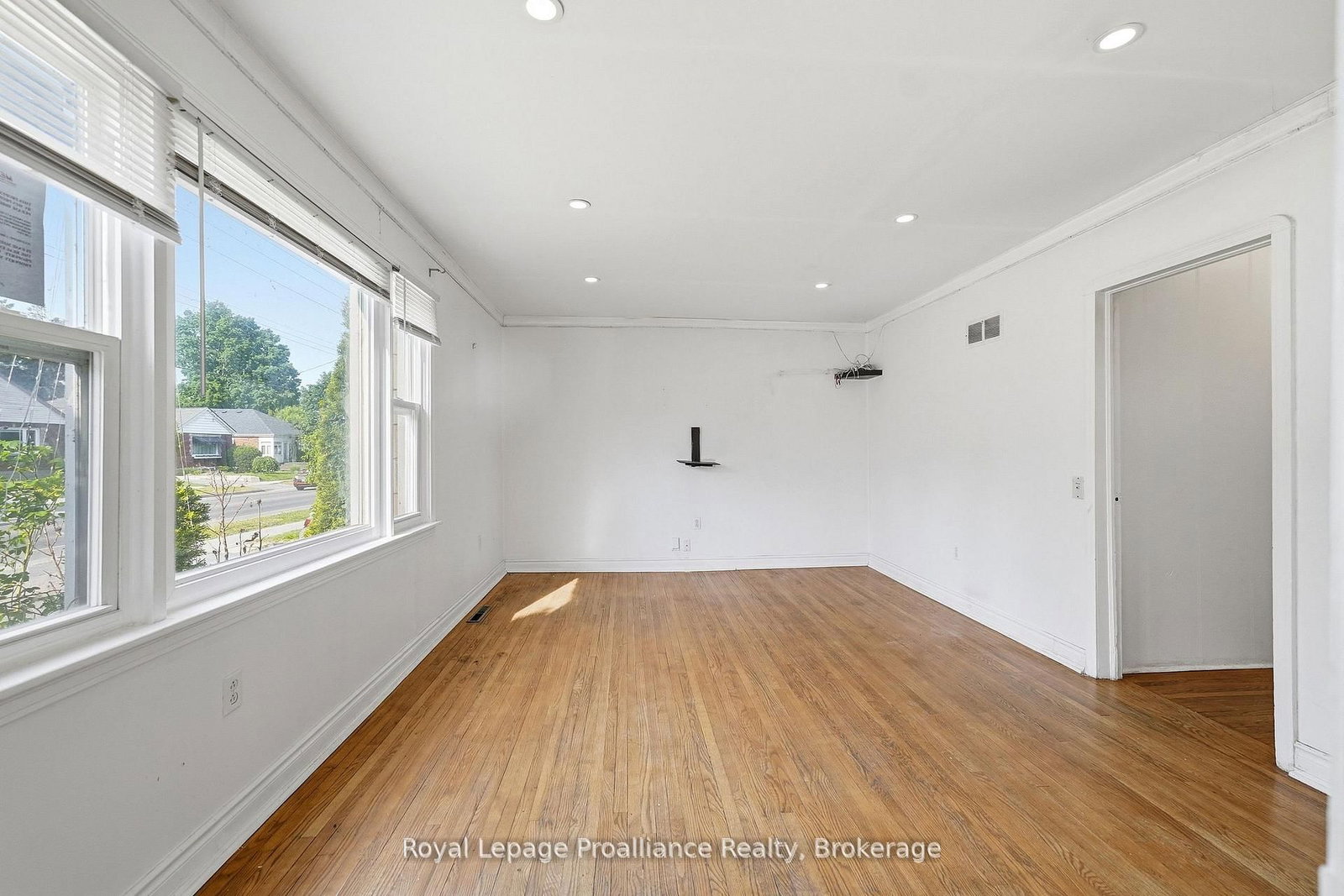 355 Bridge Street • Belleville, ON photo 13