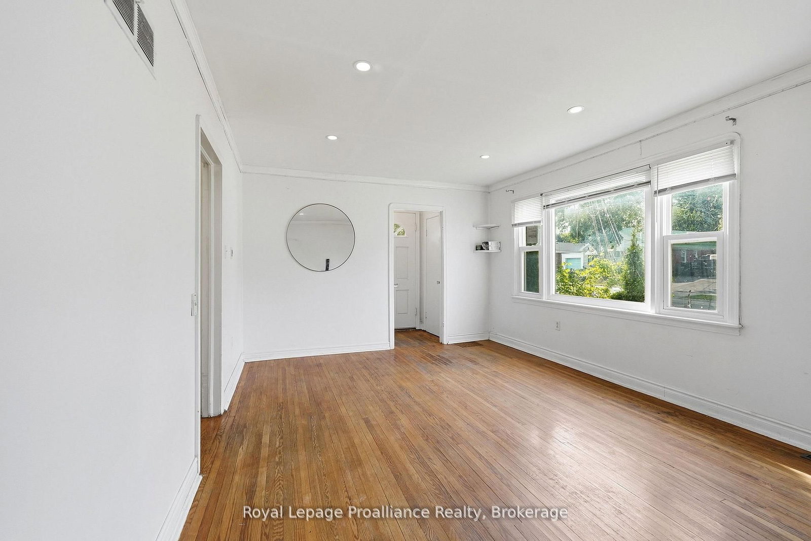 355 Bridge Street • Belleville, ON photo 14