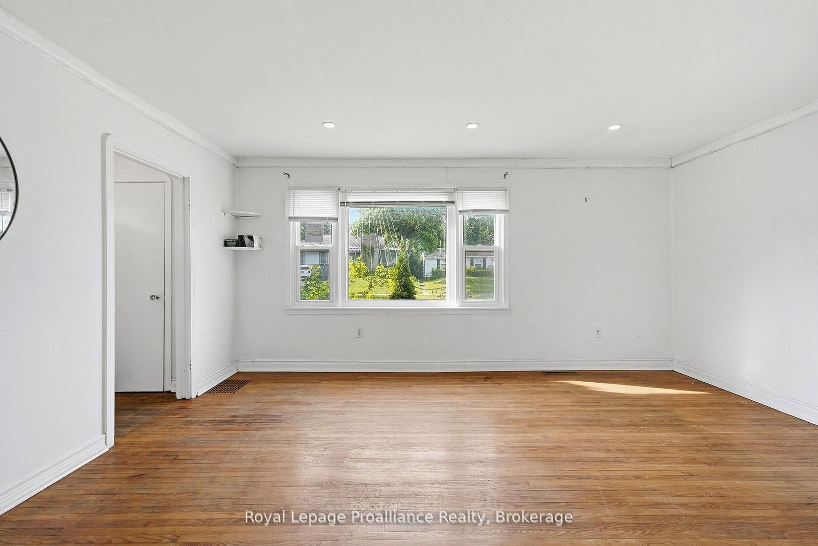 355 Bridge Street • Belleville, ON photo 15